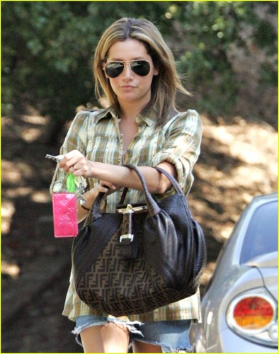 Ashley out in Studio City - September 22 2008 Ashley-ashley-tisdale-2393055-394-500