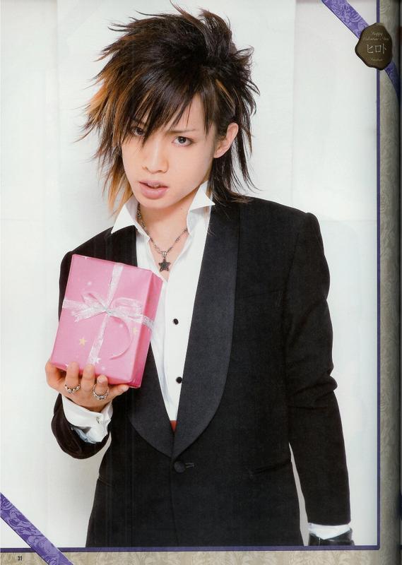 alice nine. Hiroto-sexy-alice-nine-2318491-569-800