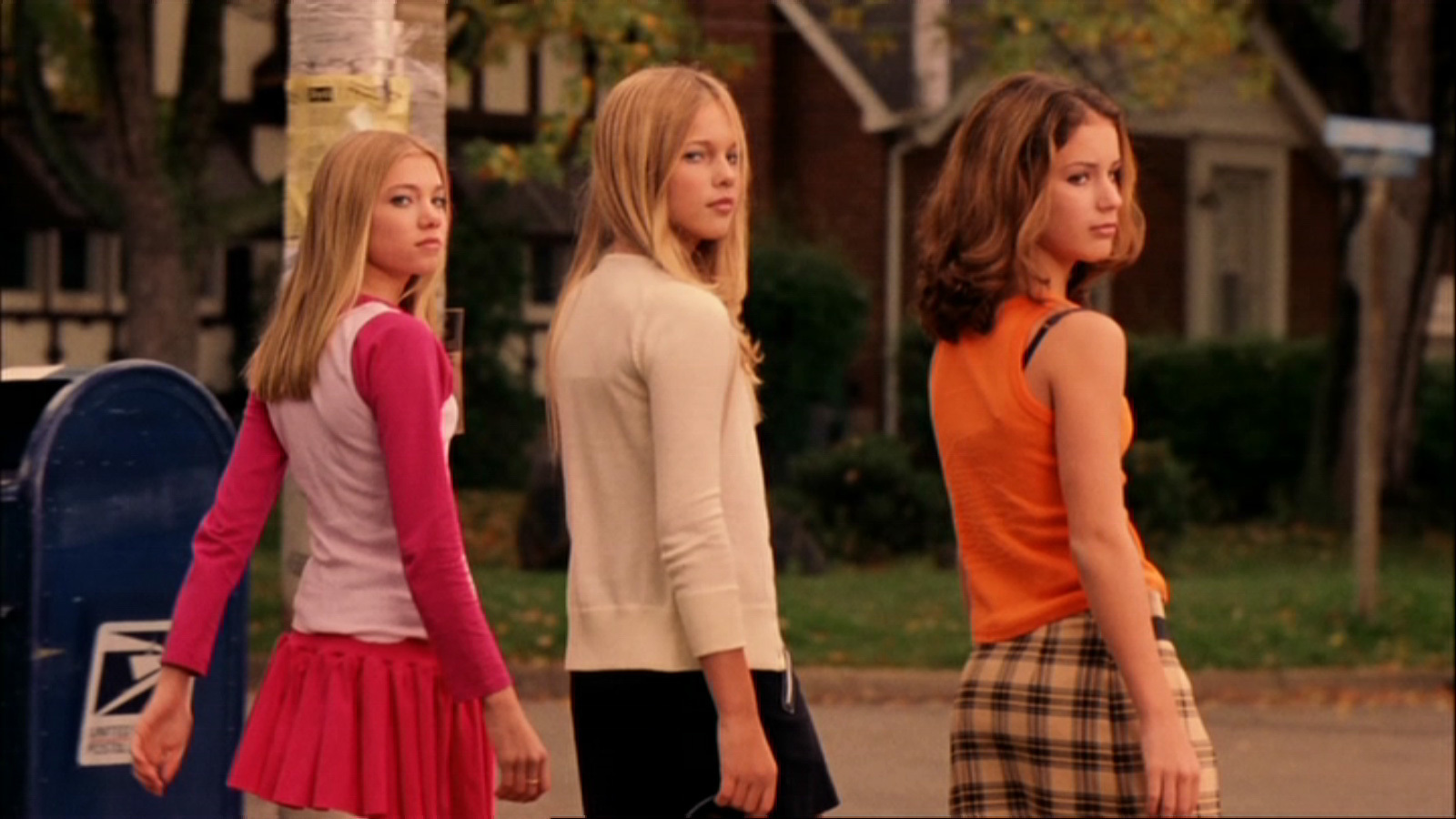 mean girls Mean-Girls-screencap-mean-girls-2363541-1600-900