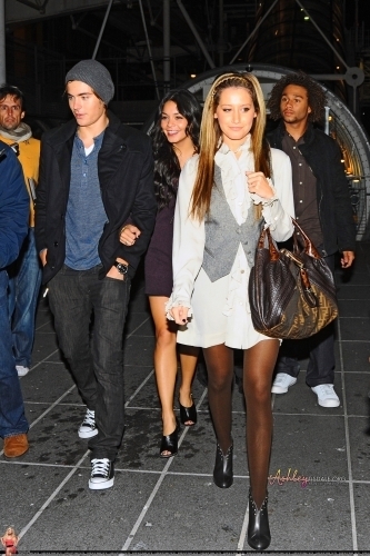 HSM3 cast leaving Georges restaurant in Paris - September 29 2008 Ashley-ashley-tisdale-2466316-333-500