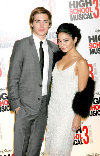 آآكبـر موسـوعـه صـور لـ zanessa مــع pink lule Zanessa-HSM3-Premiere-in-France-zac-efron-and-vanessa-hudgens-2470242-321-500