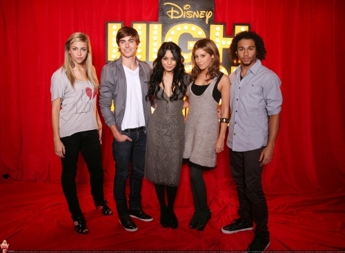 High School Musical 3 London Press Junket Ashley-HSM3-London-Press-Junket-ashley-tisdale-2535035-500-366