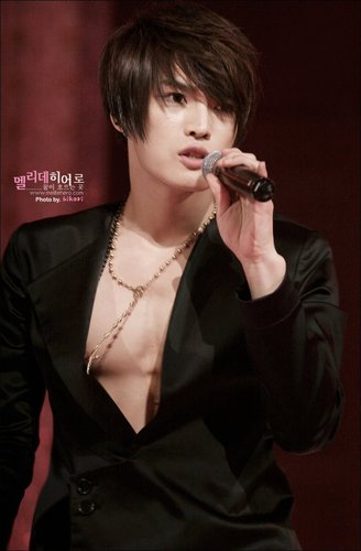 Снимки и т.н =D - Page 3 Jaejoong-Oppa-dbsk-2522010-328-500