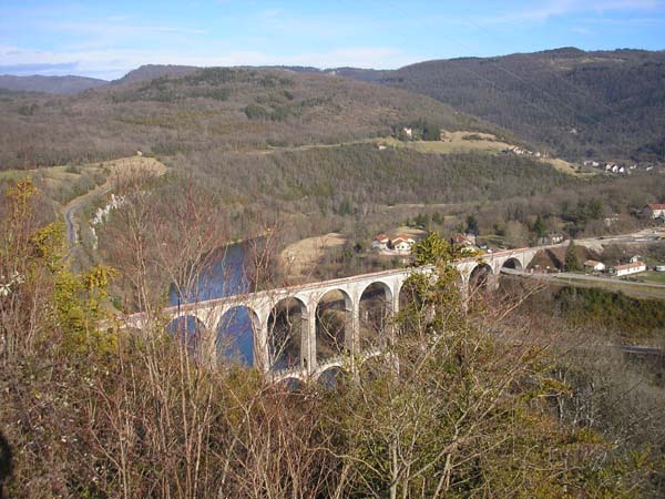 Le nom de ce viaduc. Viaduc_Cize-Bolozon