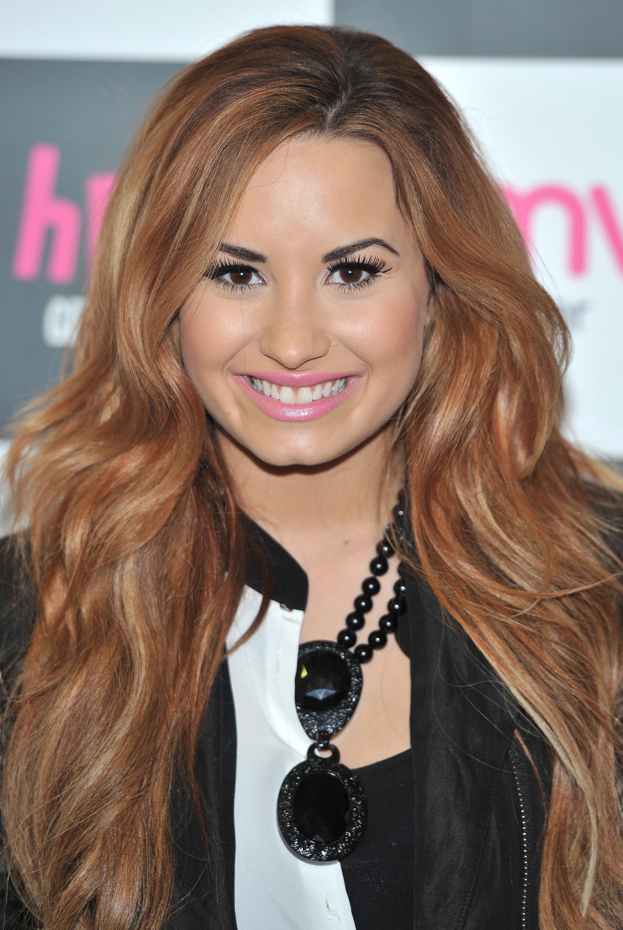 Teste Cantão imagem. Demi-lovato-x-factor