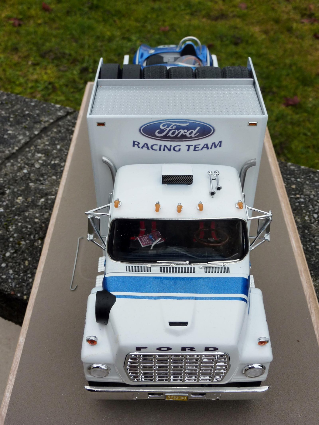  Ford Louisville racing car hauler " tribute to Caroll Shelby " Terminé  - Page 3 Photo3-vi