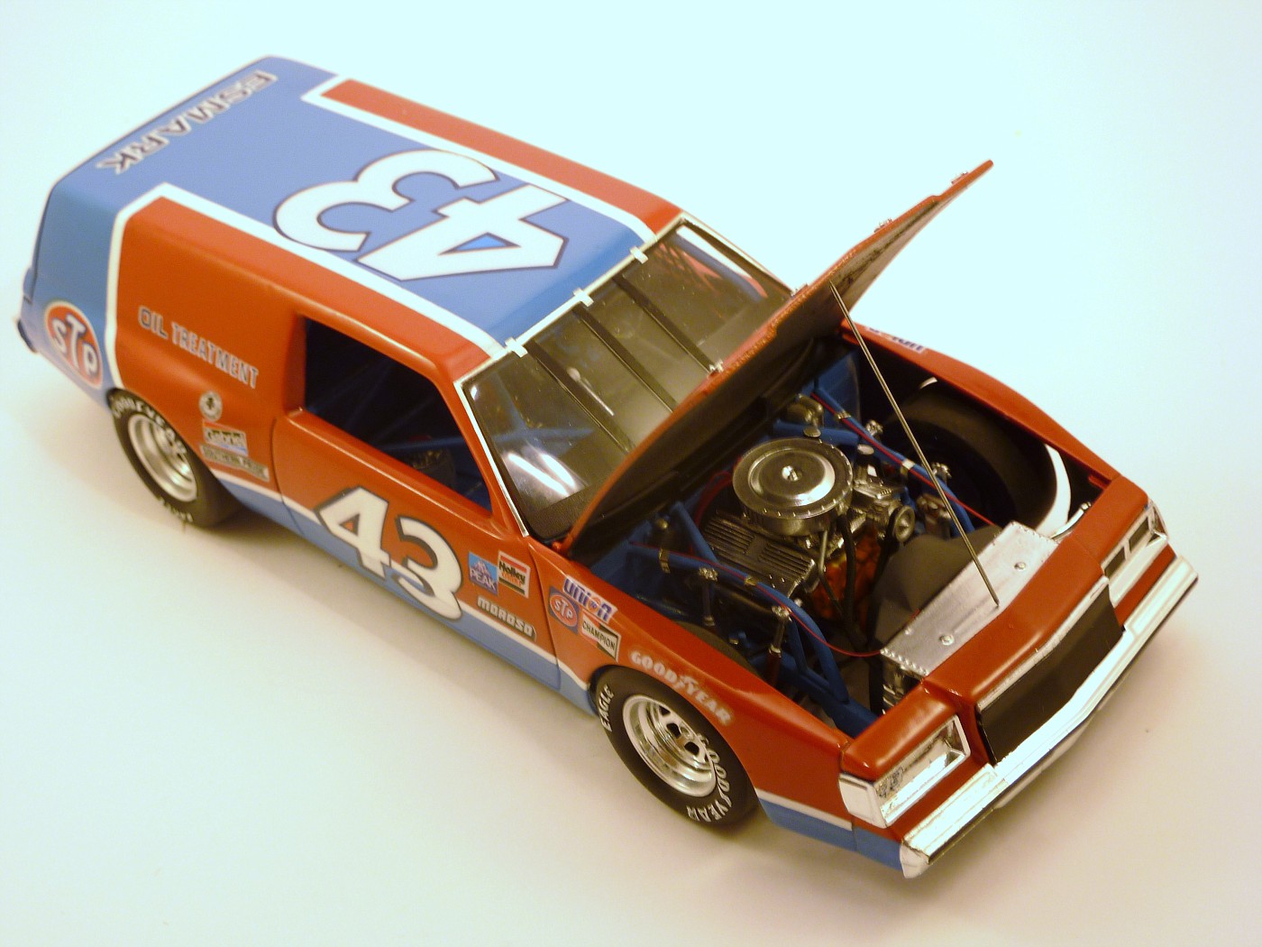 Buick Regal 1981 wagon nascar style Richard Petty terminée - Page 3 AlesBuickregal81wagonnascar028-vi