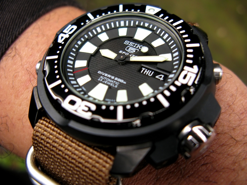 Watch-U-Wearing 3/22/12 Seiko_FrankenMonster_jaw_02-vi