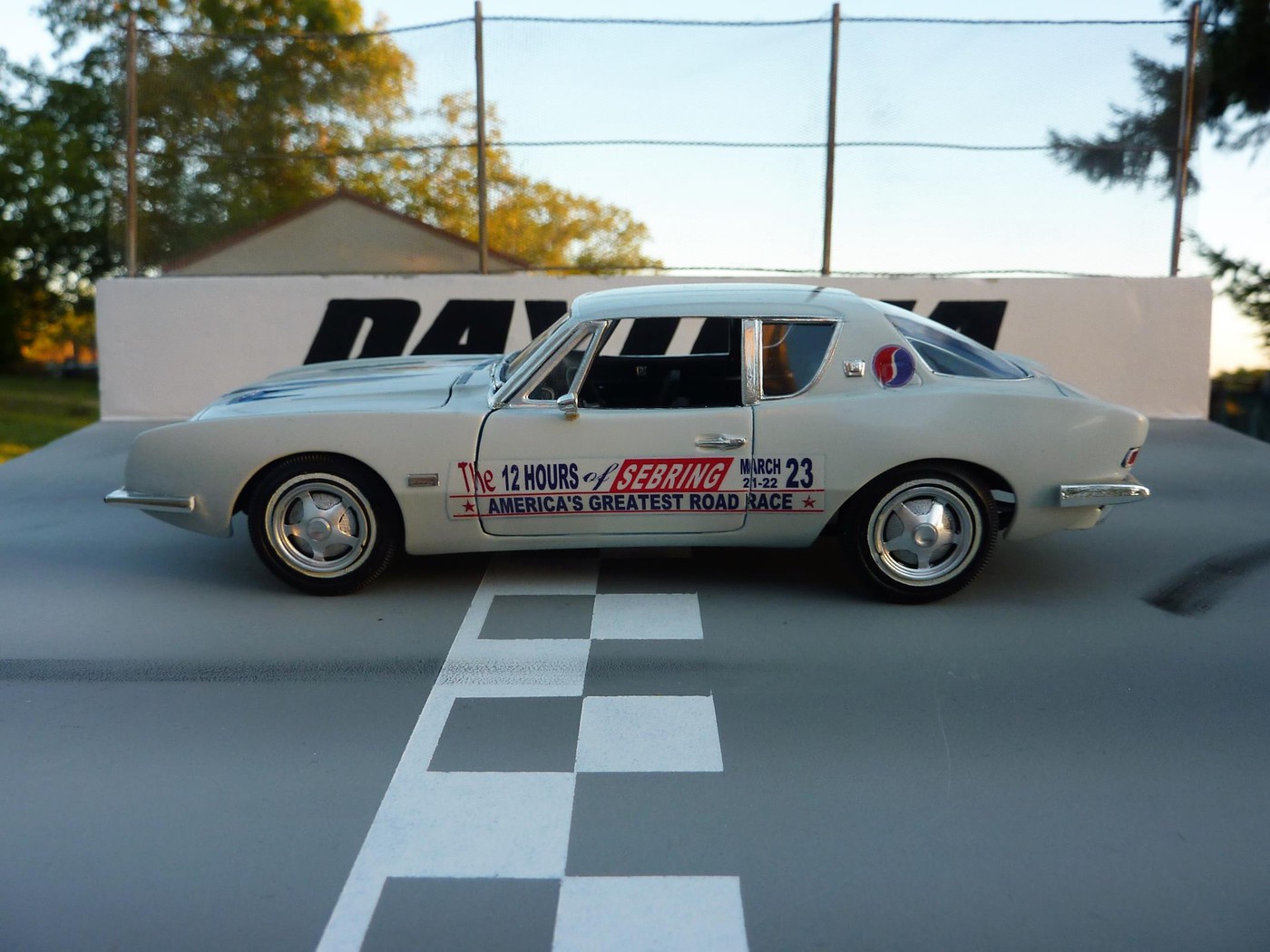 Studebaker Avanti 63 pace car 12 h de sebring terminée Photo13-vi