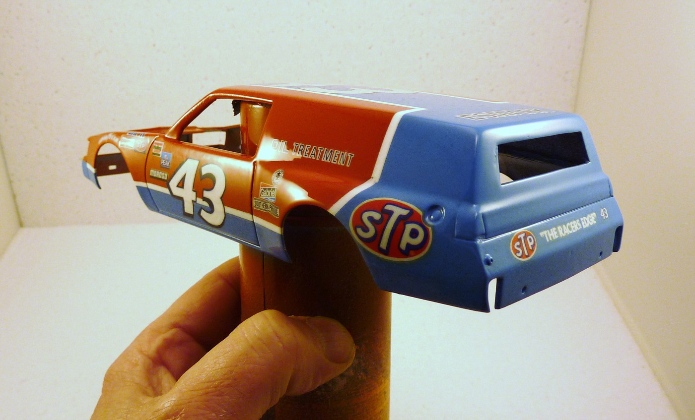 Buick Regal 1981 wagon nascar style Richard Petty terminée - Page 2 Vernispupontiacwagonnascar010-vi