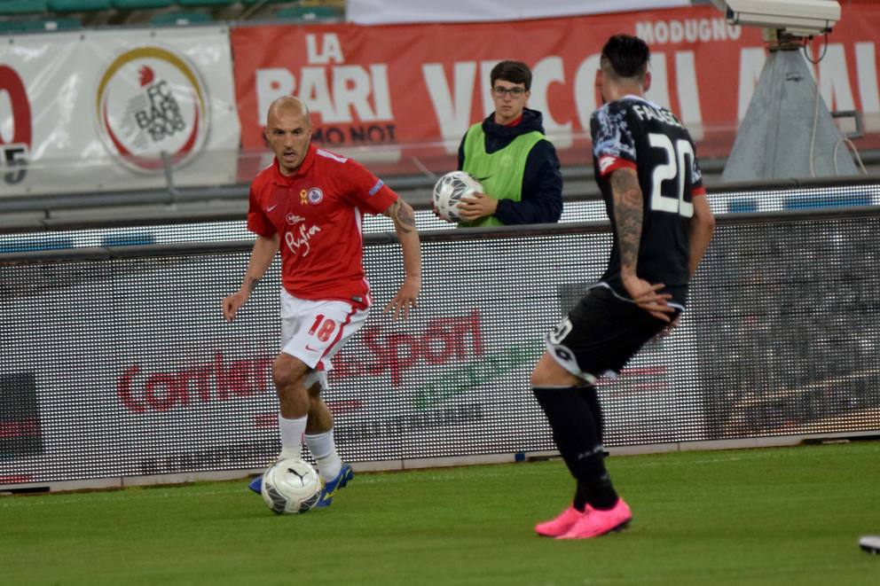 04/04/16 - CdM - Bari tutto grinta ma è solo pari Finisce 0-0 al San Nicola col Cesena 4931023_MGZOOM