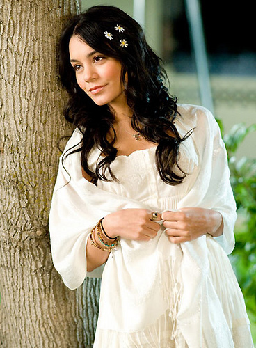 High School Musical 3: Senior Year - Sayfa 4 Cute-vanessa-vanessa-anne-hudgens-10319560-368-500