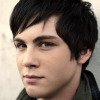 Relaciones de Sele Logan-logan-lerman-10477387-100-100