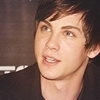 JE SUIS GAY [Libre] Logan-logan-lerman-10477578-100-100