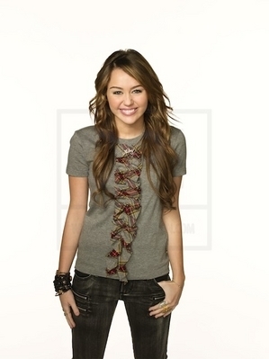 صور منوعة لمايلي Miiley-miley-cyrus-10578320-299-399