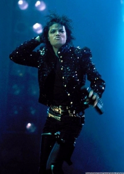 MJ sexy Pics!!! BAD-TOUR-PICS-michael-jackson-10742095-427-600