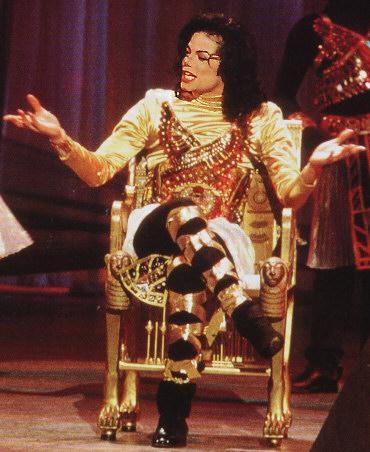 Welcome To The Treasure Box - Page 7 Train-awards-93-michael-jackson-10714578-370-452