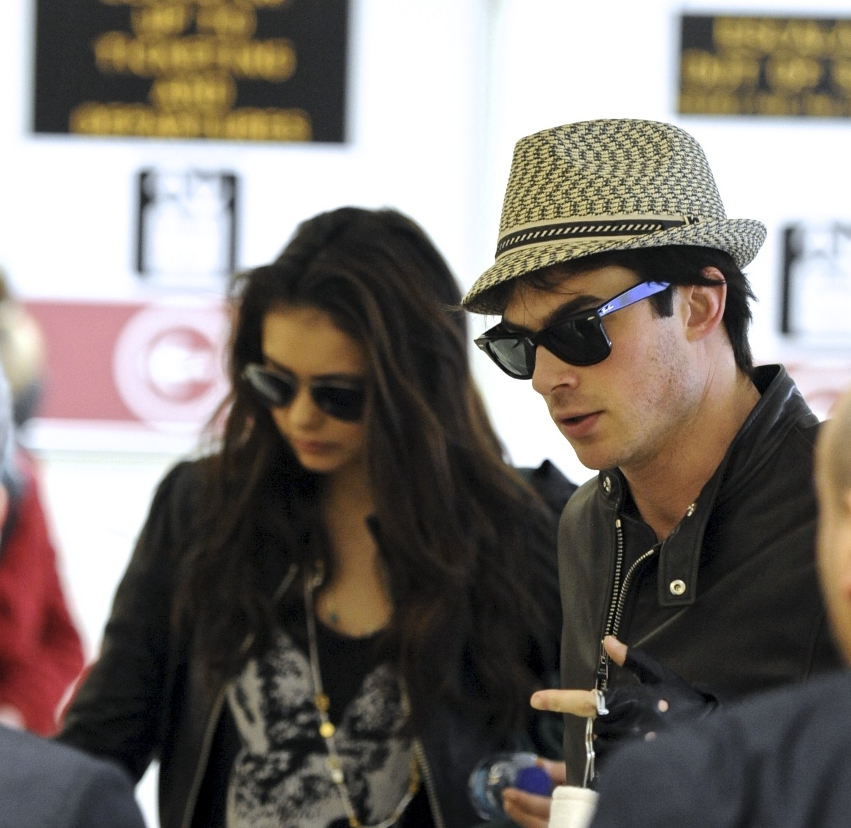 Vampire Diaries - Pictures -  3 Ian-and-Nina-LAX-Airport-ian-somerhalder-10822972-1225-1192