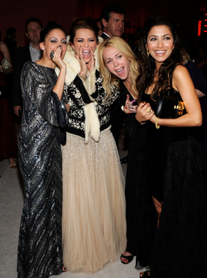 Miley Cyrus Miley-2010-Oscars-AfterParty-miley-cyrus-10802217-297-399