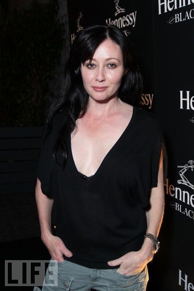 Галерия на Шанън Дохърти - Page 24 -shannen-The-Hennessy-Black-Event-shannen-doherty-10936665-397-594