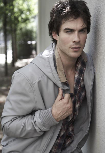 Vampire Diaries - Pictures -  3 Ian-Somerhalder-ian-somerhalder-10998882-410-594