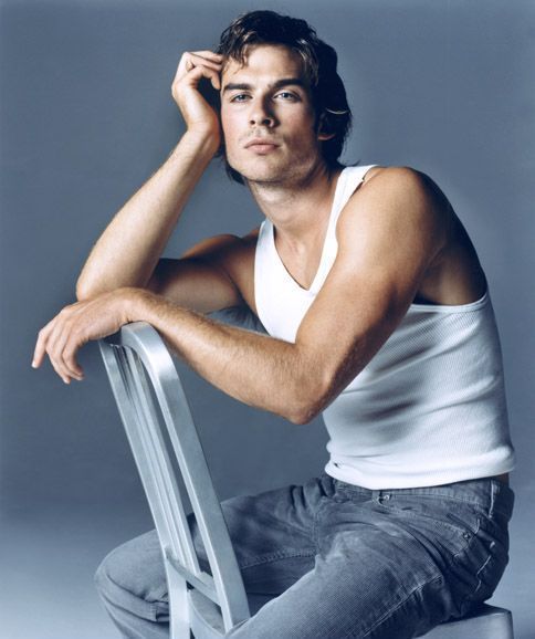 Vampire Diaries - Pictures -  3 Ian-Somerhalder-ian-somerhalder-10998910-484-578