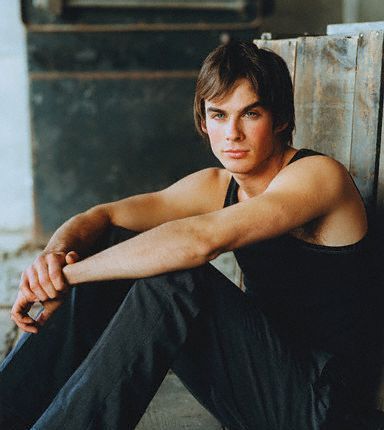 Vampire Diaries - Pictures -  3 Ian-Somerhalder-ian-somerhalder-10998912-384-430