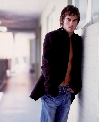 Vampire Diaries - Pictures -  3 Ian-Somerhalder1-ian-somerhalder-10998942-327-400