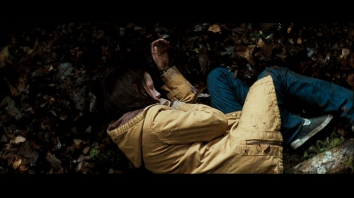 New Moon the movie -  11 Screencaps-of-Bella-in-the-woods-NewMoon-twilight-series-11063287-721-405