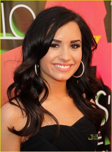 Demi Lovato Kids Choice Awards 2010 Joe-Jonas-Demi-Lovato-Kids-Choice-Awards-2010-joe-jonas-11135819-369-500