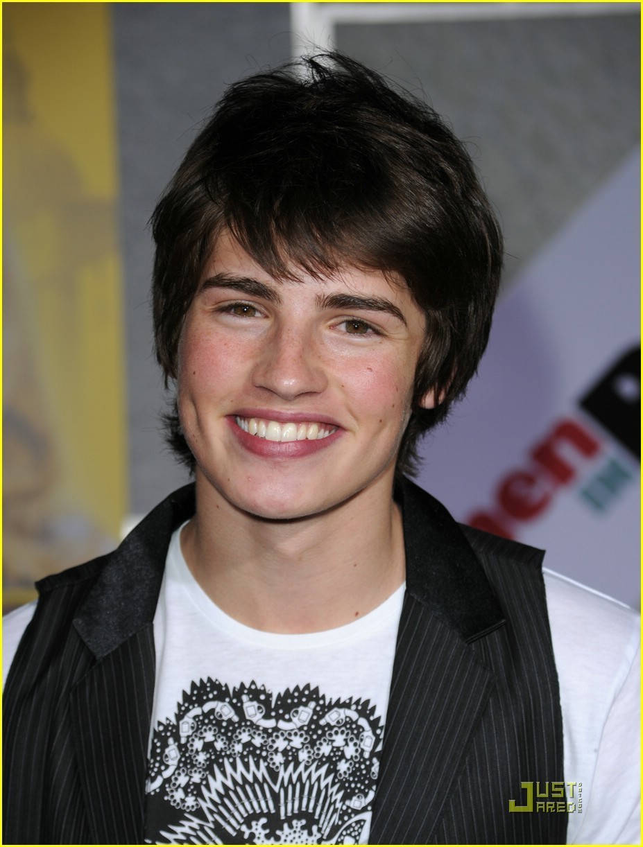 BLISHWICK, Howl Gregg-Sulkin-gregg-sulkin-11286193-927-1222