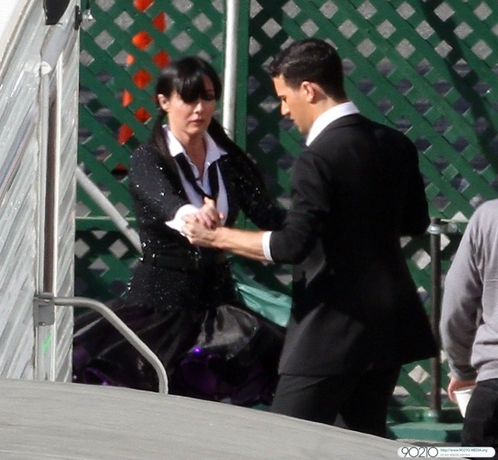 В реалния живот - Page 21 Shannen-on-set-of-Dancing-with-the-Stars-shannen-doherty-11218167-550-508