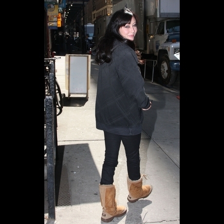 Галерия на Шанън Дохърти - Page 23 Shannen-with-Mark-Tim-in-NY-shannen-doherty-11238139-460-460