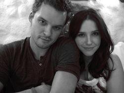 Photos - Page 2 Austin-and-Sophia-sophia-bush-11394840-250-188