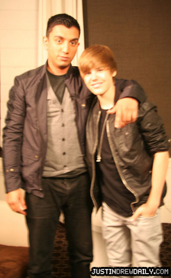 Justin Bieber Resimleri - Sayfa 2 Appearances-2010-MTV-News-April-justin-bieber-11457276-246-400