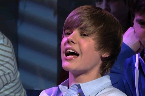 Justin Bieber Resimleri - Sayfa 2 Bieber-On-SNL-4-10-10-justin-bieber-11463901-480-320