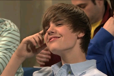 Justin Bieber Resimleri - Sayfa 2 Bieber-On-SNL-4-10-10-justin-bieber-11463919-480-320