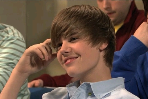 Justin Bieber Resimleri - Sayfa 2 Bieber-On-SNL-4-10-10-justin-bieber-11463950-480-320