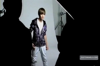 Justin Bieber Resimleri - Sayfa 2 Photoshoot-backstage-backstage-at-vman-justin-bieber-11551981-399-263