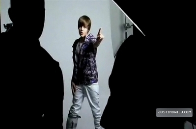 Justin Bieber Resimleri - Sayfa 2 Photoshoot-backstage-backstage-at-vman-justin-bieber-11551982-399-263