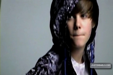 Justin Bieber Resimleri - Sayfa 2 Photoshoot-backstage-backstage-vman-justin-bieber-11552261-399-263