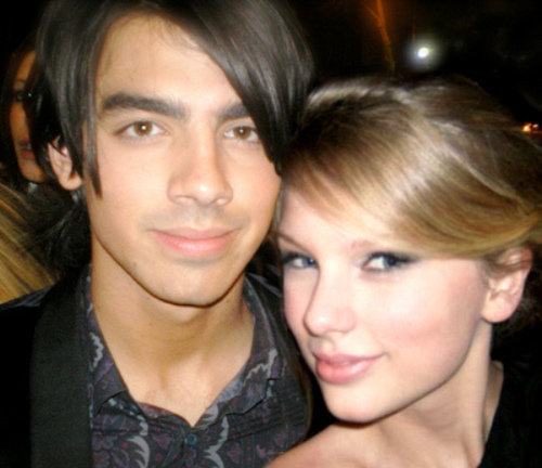 chelsea staub تاخد المرتبه الاولى في الحبيبه المثاليه حسب تصويت الجمهور joe jonas   Jaylor-joe-jonas-and-taylor-swift-11733302-500-432