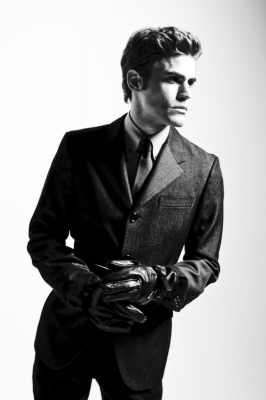 Vampire Diaries - Pictures -  2 Paul-Wesley-photoshoot-the-vampire-diaries-12244952-266-400