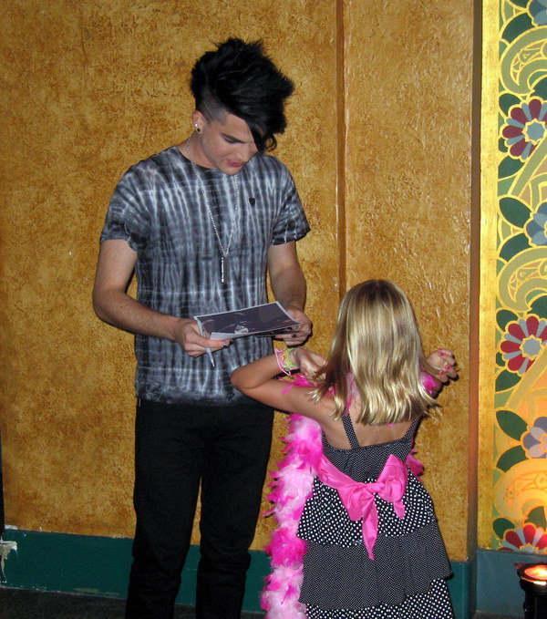 Adam Lambert new 2011 New-pix-of-adam-adam-lambert-13158189-600-679