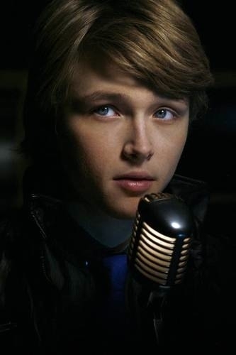 Sterling Knight Resimleri S-K-sterling-knight-13116283-333-500