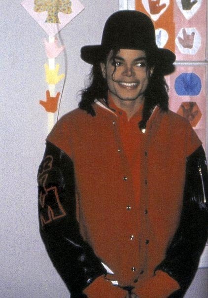 Michael Jackson Smile  Michael-jackson-smile-michael-jackson-13105500-422-604