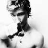 Milusiowy Alex-alex-pettyfer-13461093-100-100