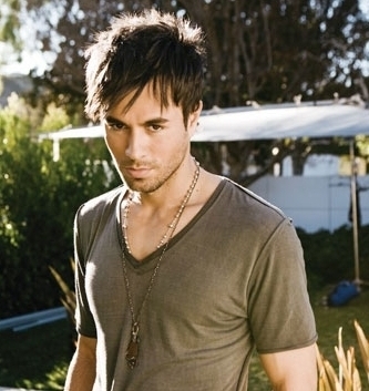 Nam ca sĩ điển trai người Tây Ban Nha Enrique Iglesias Randomnezzz-enrique-iglesias-13685486-333-353