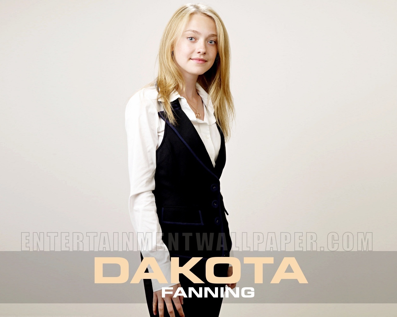    .	  ѿ**** **** ȿ**** ****    D-F-dakota-fanning-13703433-1280-1024