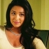 ♠ Je sais envoyer un texto, c'est déjà pas mal ! Shay-Mitchell-shay-mitchell-13773471-100-100